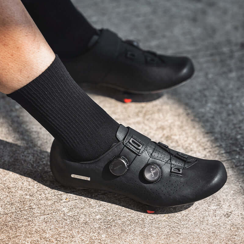 Santic Ti-Tech Landeveissko – Ekstrem komfort og stabilitet med titaniumsåle Gear & Grin Unisex Road Shoes