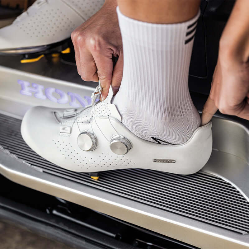 Santic Ti-Tech Landeveissko – Ekstrem komfort og stabilitet med titaniumsåle Gear & Grin Unisex Road Shoes