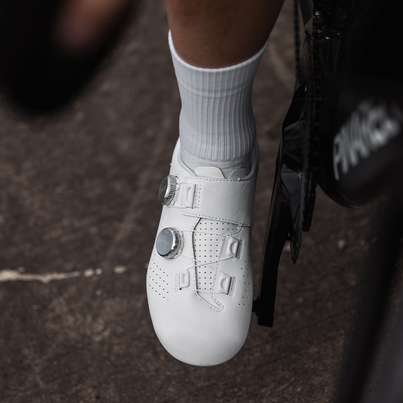 Santic Ti-Tech Landeveissko – Ekstrem komfort og stabilitet med titaniumsåle Gear & Grin Unisex Road Shoes