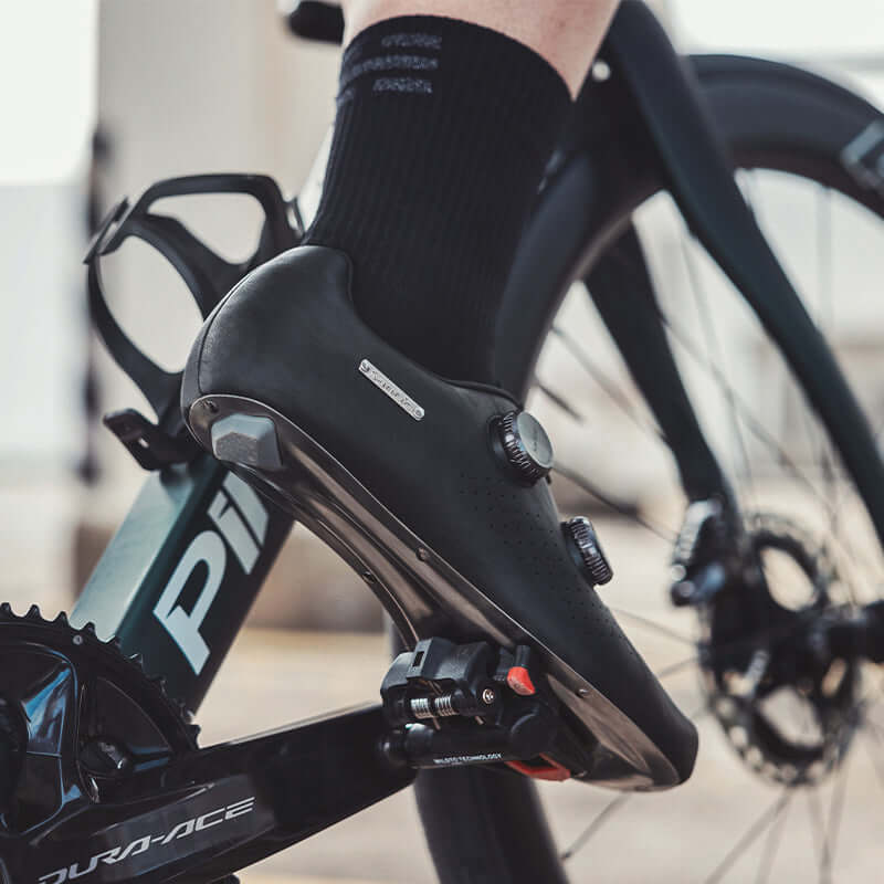 Santic Ti-Tech Landeveissko – Ekstrem komfort og stabilitet med titaniumsåle Gear & Grin Unisex Road Shoes