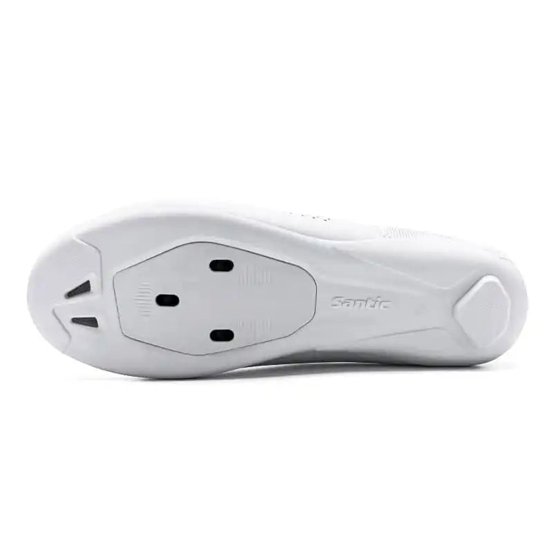 Undersiden av en hvit Santic landeveissko med 3-hulls cleat-feste og ventilasjonshull.