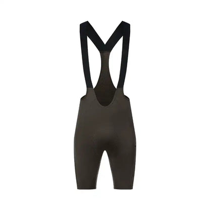 Olivenfarget sykkelbukse med seler (bib shorts) sett bakfra, med polstret sete og svarte skulderstropper.