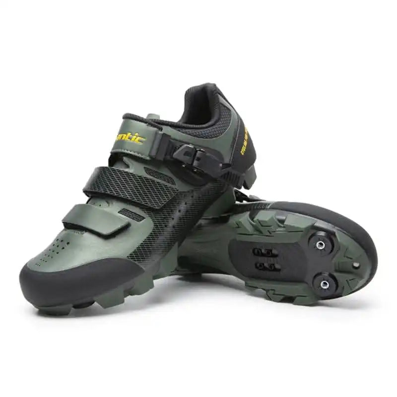 Santic terrengsykkelsko i grønn og sort med borrelås, klikkespenne og grov såle for MTB.
