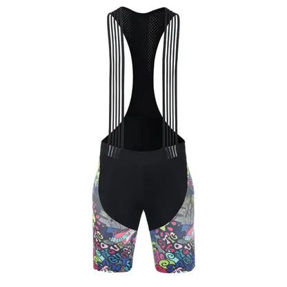 Svart bib-shorts for sykling med fargerikt grafisk mønster på lårene og pustende seler.